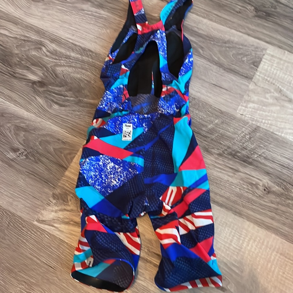 TYR - Picture 2 of 4